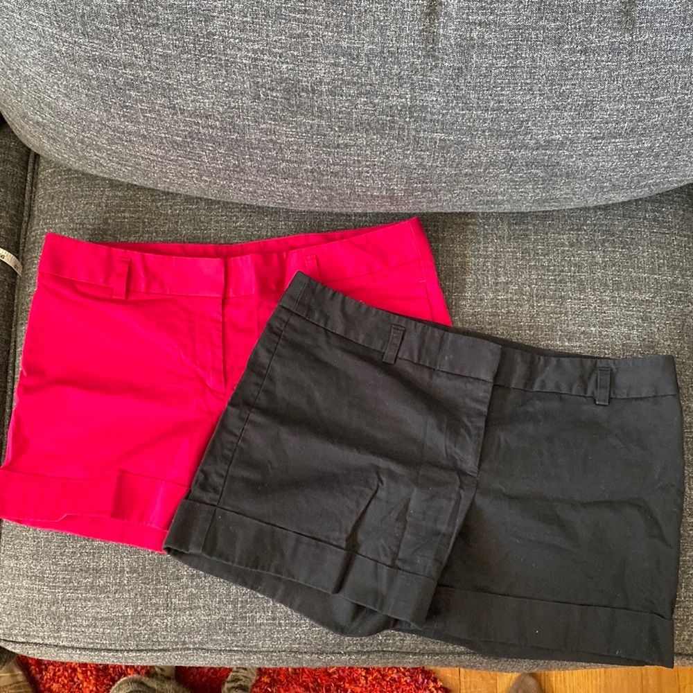 2/$20 Express cuffed cotton short black and magenta red 4” size 10